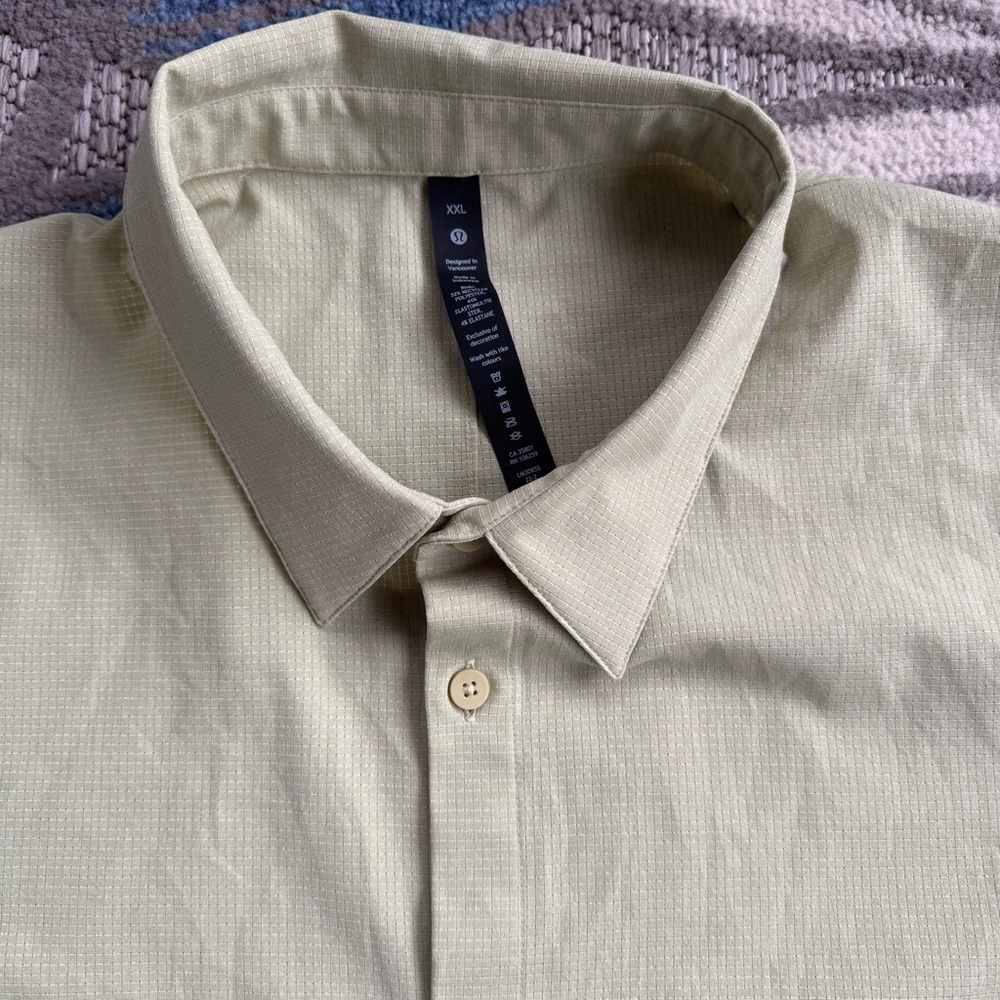 Lululemon Men’s Airing Easy Long Sleeve Shirt
Heathered Dew Green Size XXL - Picture 5 of 6